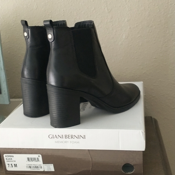Giani Bernini Black Memory Foam Boots - Picture 4 of 8